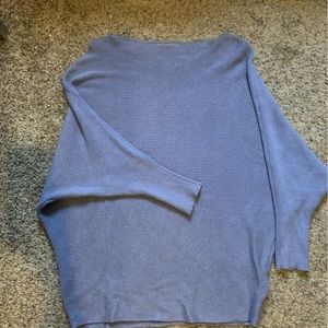 Super soft light purple/blue sweater 1/4 sleeve